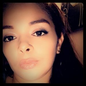 Meet your Posher, Lorena